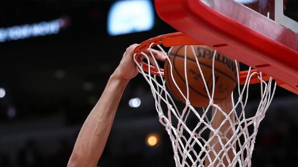 NBA’de Lakers ile Heat konferanslarında finale kaldı